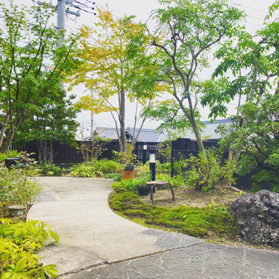 軽井沢の雑木林のある庭ー愛知県豊明市